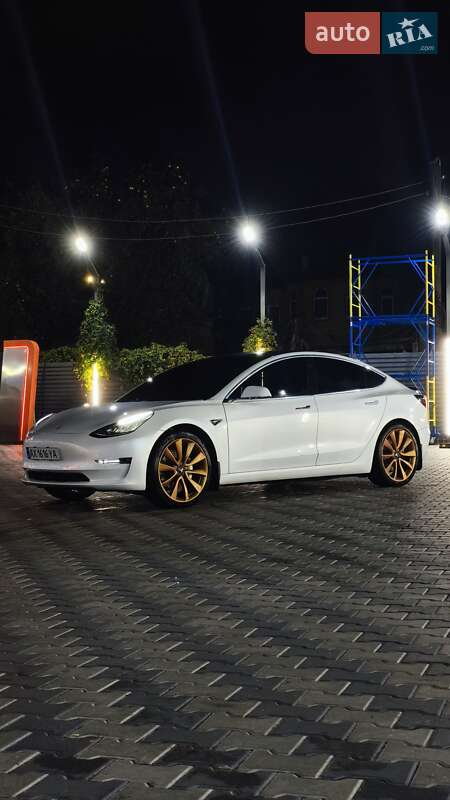 Седан Tesla Model 3 2020 в Харькове