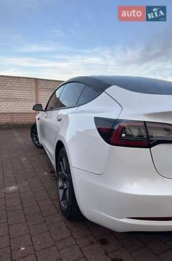 Седан Tesla Model 3 2020 в Стрые