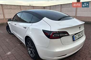 Седан Tesla Model 3 2020 в Стрые