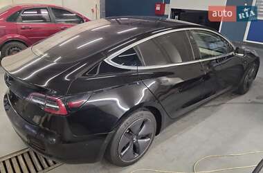 Седан Tesla Model 3 2018 в Львове