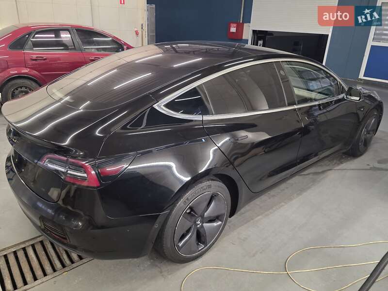 Седан Tesla Model 3 2018 в Львове фото 35 Седан Tesla Model 3 2018 в Львове