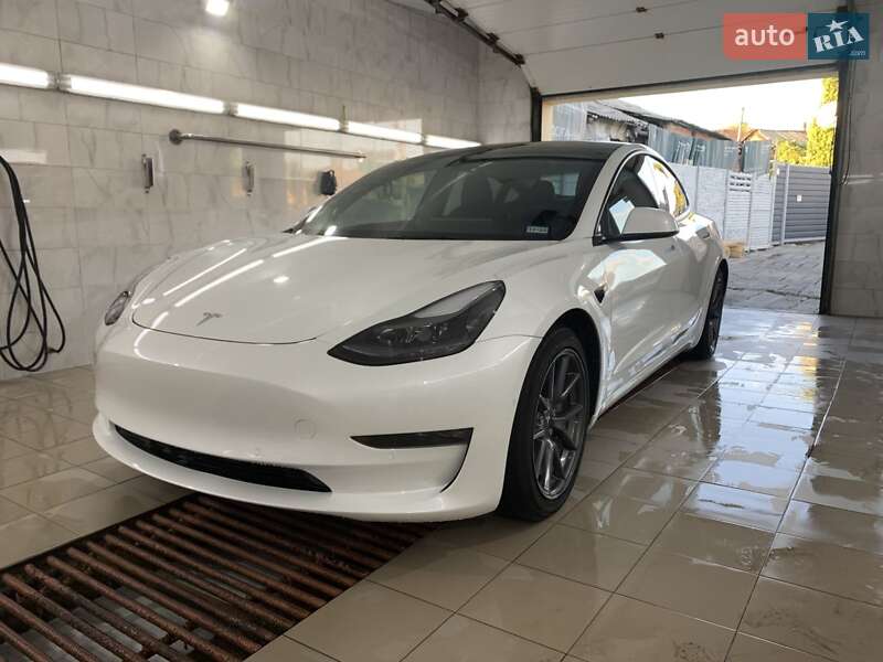 Седан Tesla Model 3 2021 в Нових Санжарах