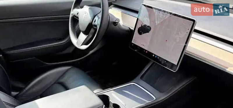 Седан Tesla Model 3 2021 в Киеве