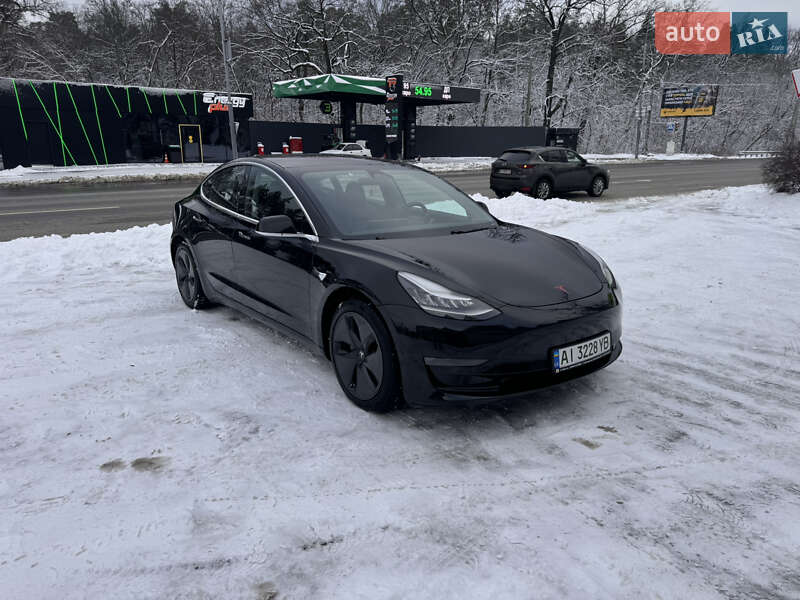 Седан Tesla Model 3 2018 в Киеве
