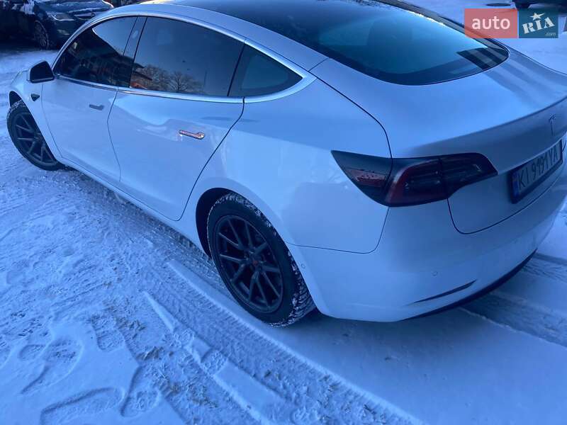 Седан Tesla Model 3 2019 в Киеве