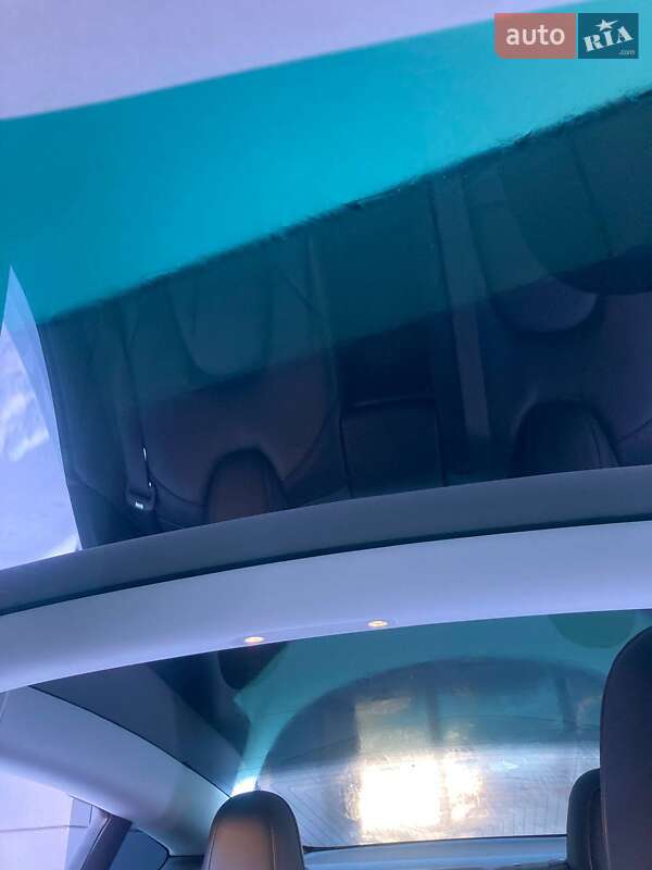 Седан Tesla Model 3 2019 в Киеве