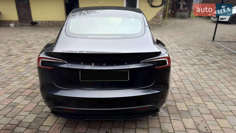 Седан Tesla Model 3 2024 в Кременці