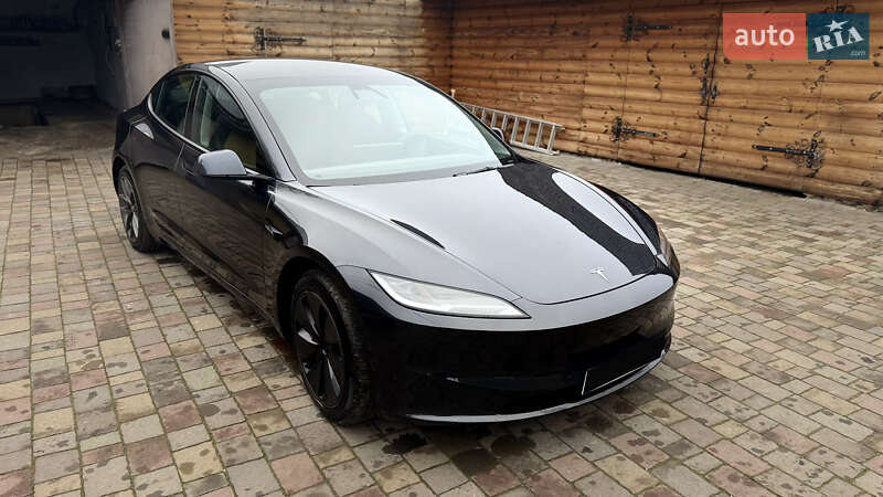Седан Tesla Model 3 2024 в Кременці
