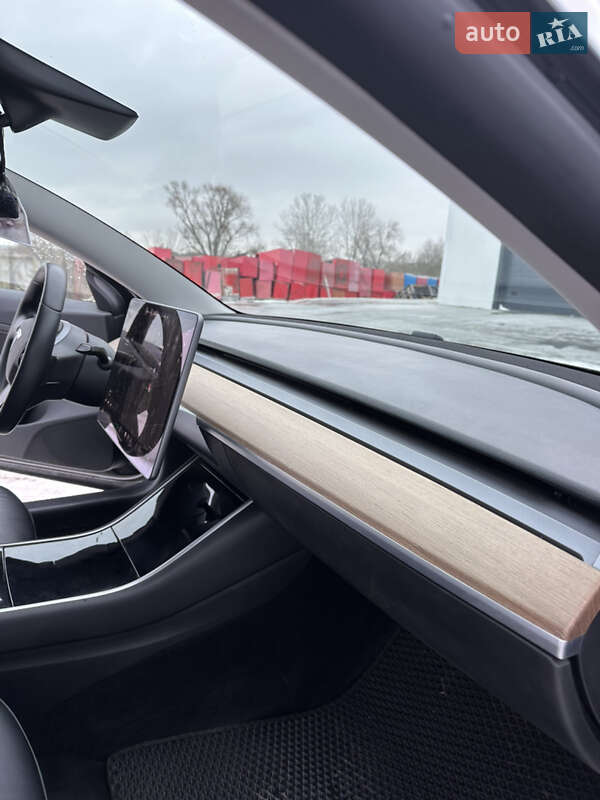 Седан Tesla Model 3 2019 в Киеве фото 10 Седан Tesla Model 3 2019 в Киеве