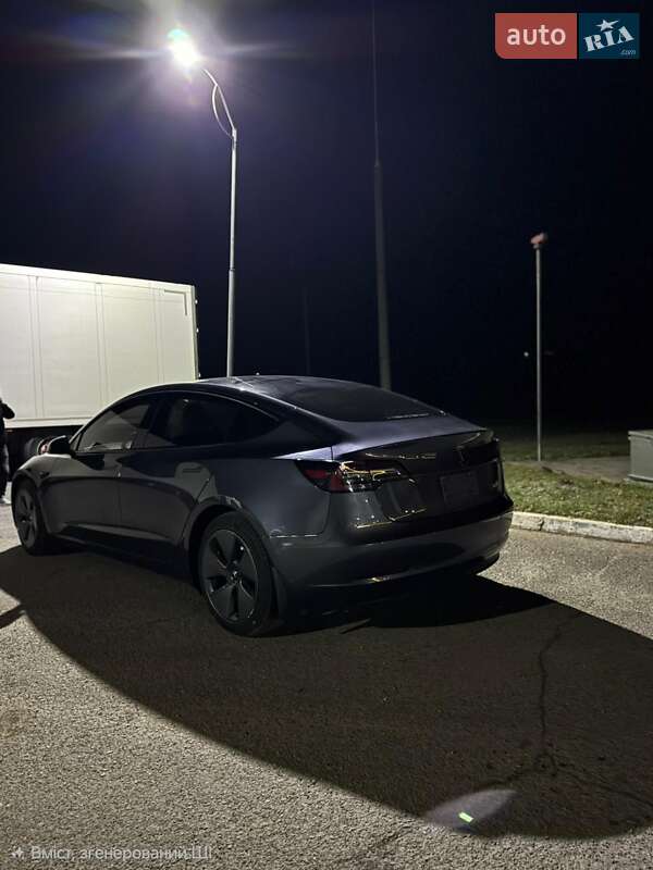 Седан Tesla Model 3 2021 в Великих Мостах