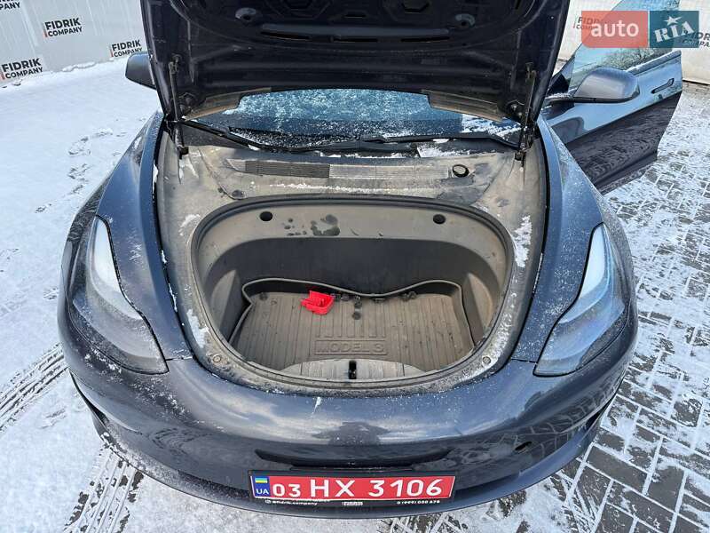 Седан Tesla Model 3 2021 в Луцке