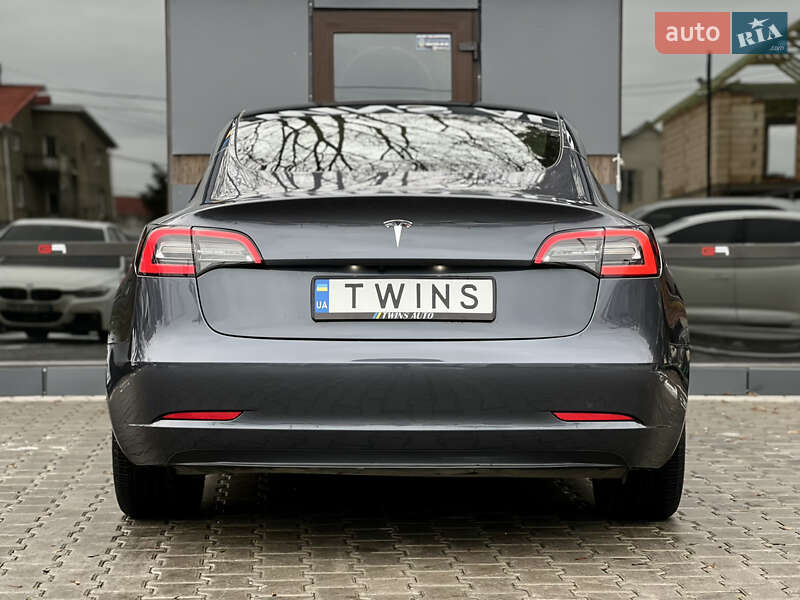 Седан Tesla Model 3 2023 в Одессе