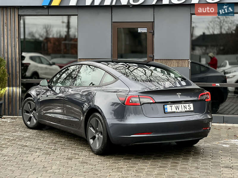 Седан Tesla Model 3 2023 в Одессе
