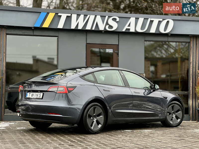 Седан Tesla Model 3 2023 в Одессе
