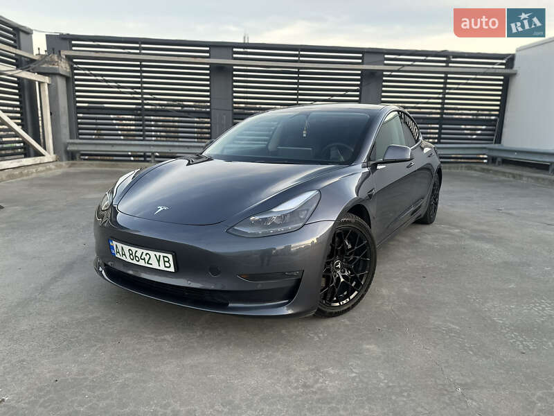 Tesla Model 3 2022