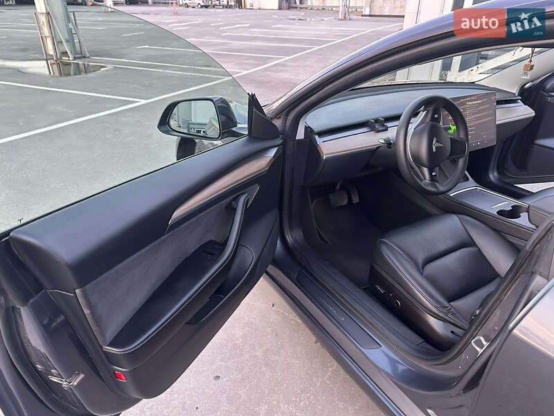 Седан Tesla Model 3 2022 в Киеве