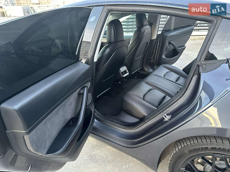 Седан Tesla Model 3 2022 в Киеве