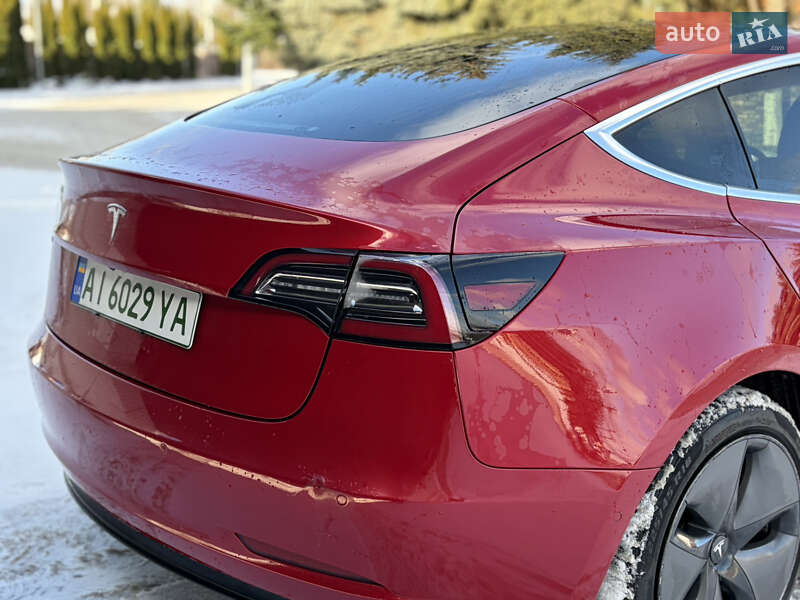 Седан Tesla Model 3 2020 в Киеве
