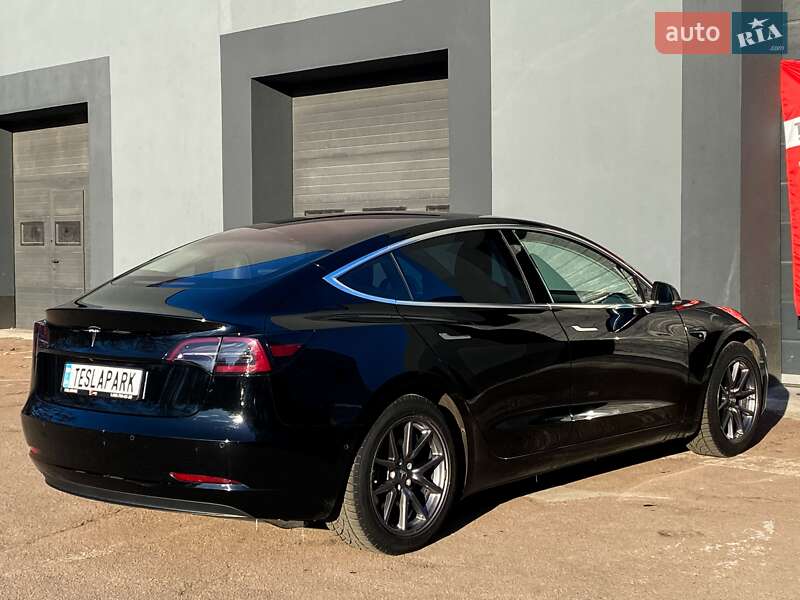 Седан Tesla Model 3 2019 в Киеве