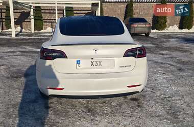 Седан Tesla Model 3 2022 в Кропивницком