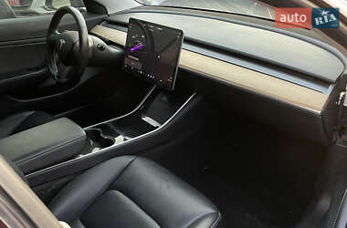Седан Tesla Model 3 2018 в Луцке