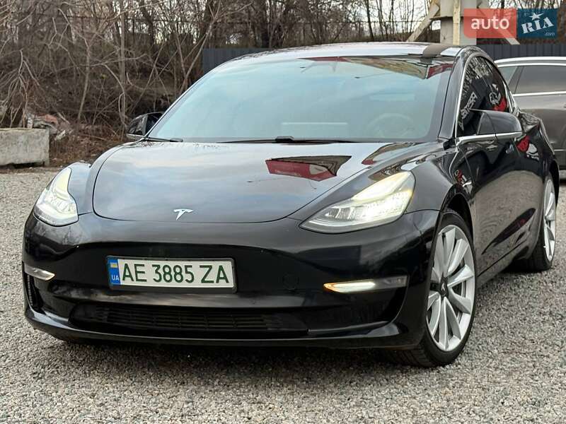 Tesla Model 3 2019