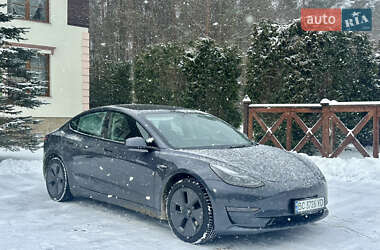 Седан Tesla Model 3 2022 в Львове