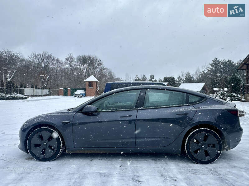 Седан Tesla Model 3 2022 в Львове