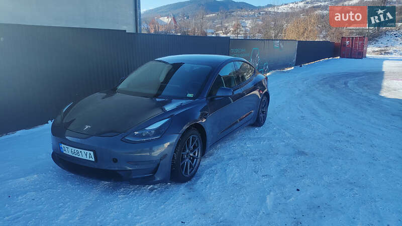 Седан Tesla Model 3 2021 в Ивано-Франковске