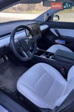 Седан Tesla Model 3 2019 в Львове