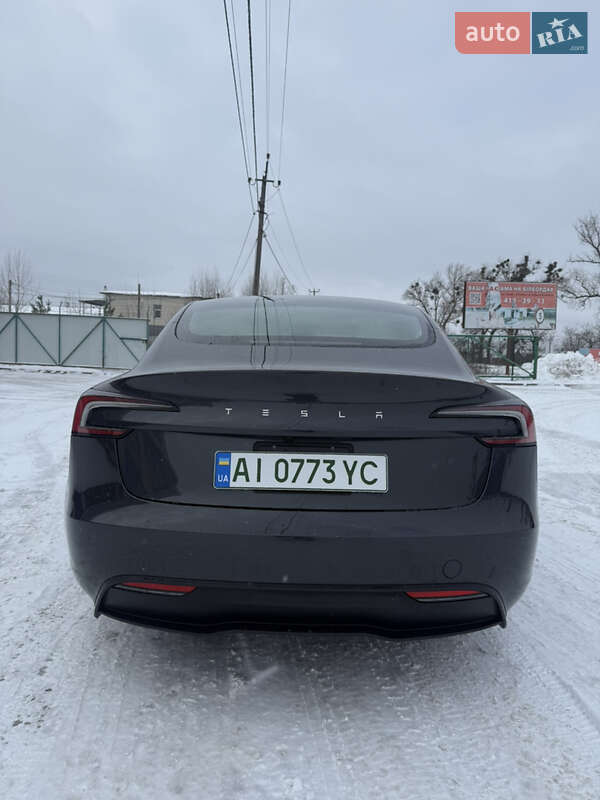 Седан Tesla Model 3 2025 в Киеве