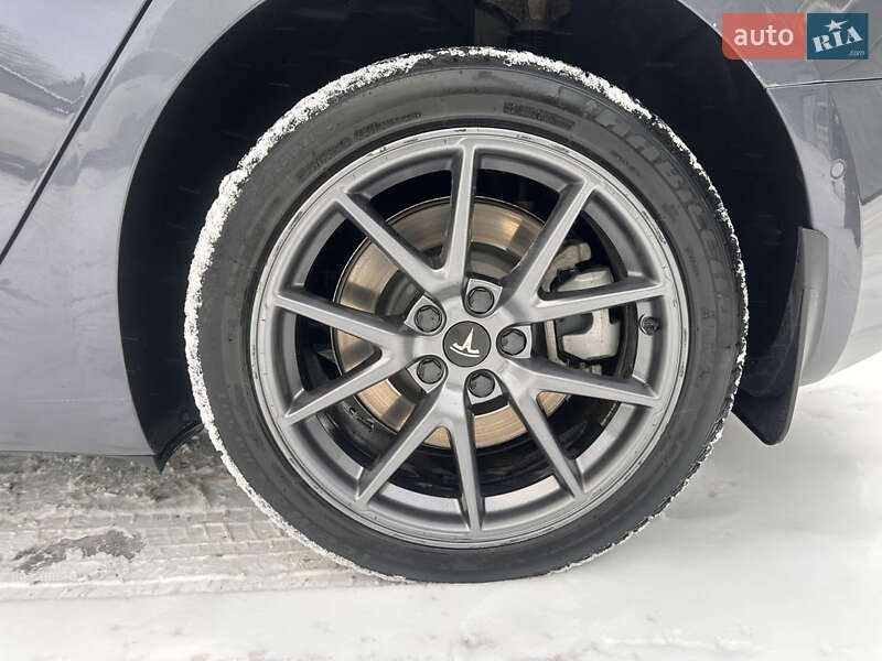 Седан Tesla Model 3 2022 в Вінниці