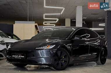 Седан Tesla Model 3 2024 в Николаеве