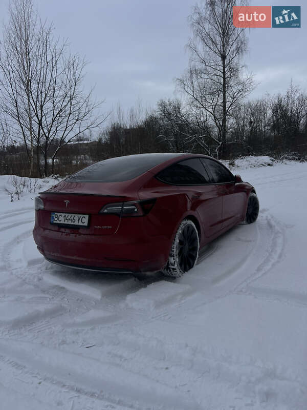 Седан Tesla Model 3 2021 в Новом Роздоле