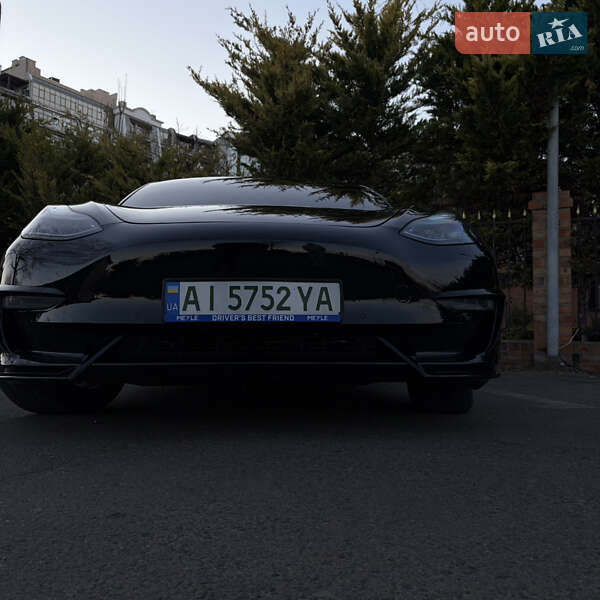 Седан Tesla Model 3 2022 в Києві