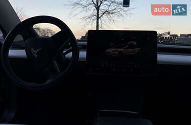 Седан Tesla Model 3 2022 в Киеве