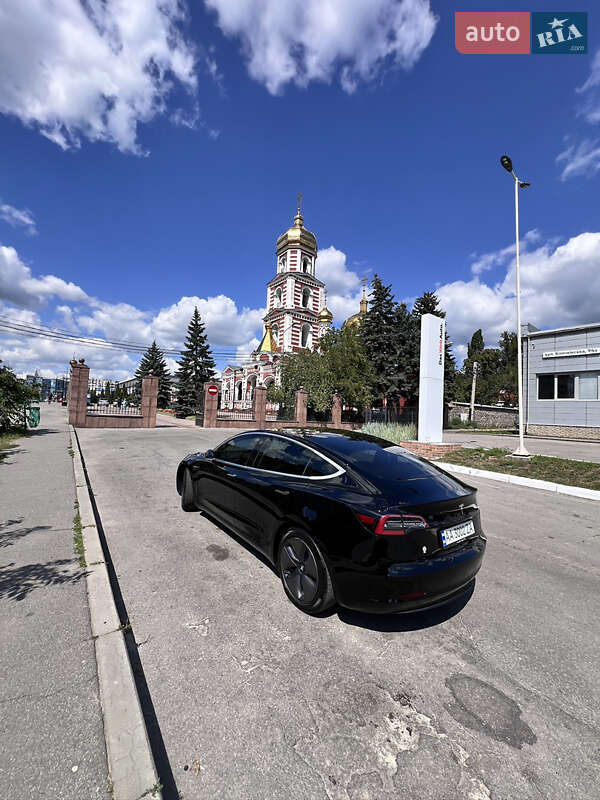 Седан Tesla Model 3 2020 в Киеве фото 7 Седан Tesla Model 3 2020 в Киеве
