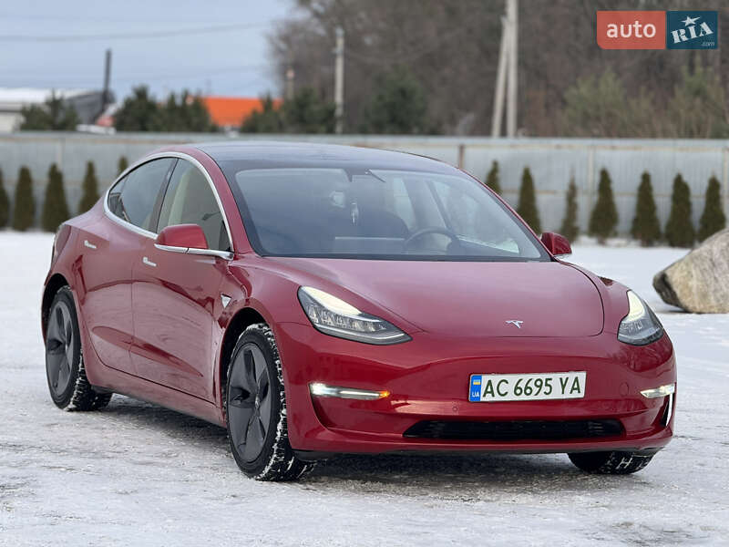 Седан Tesla Model 3 2019 в Луцке