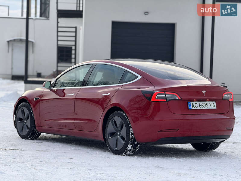 Седан Tesla Model 3 2019 в Луцке