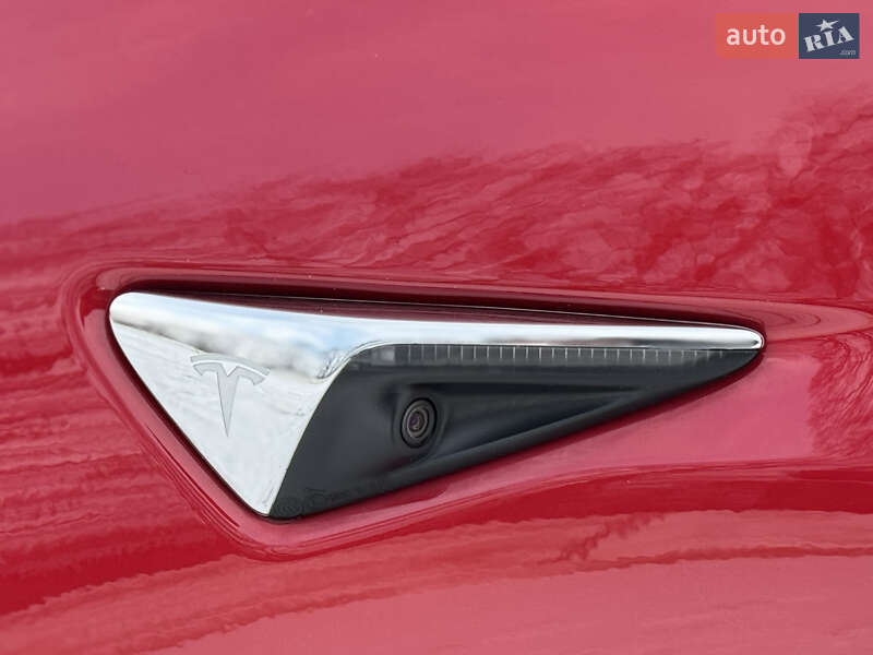 Седан Tesla Model 3 2019 в Луцке