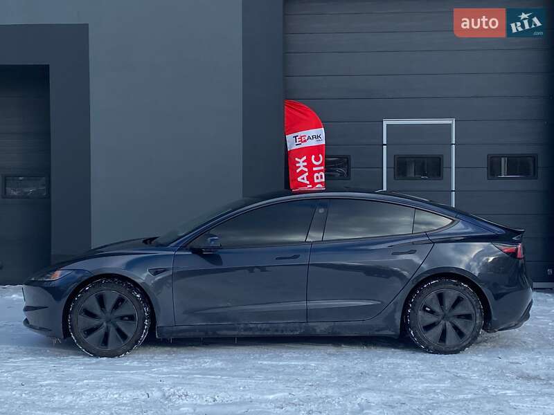 Седан Tesla Model 3 2024 в Киеве