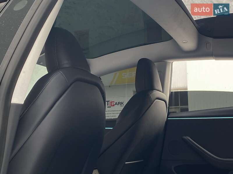 Седан Tesla Model 3 2024 в Киеве