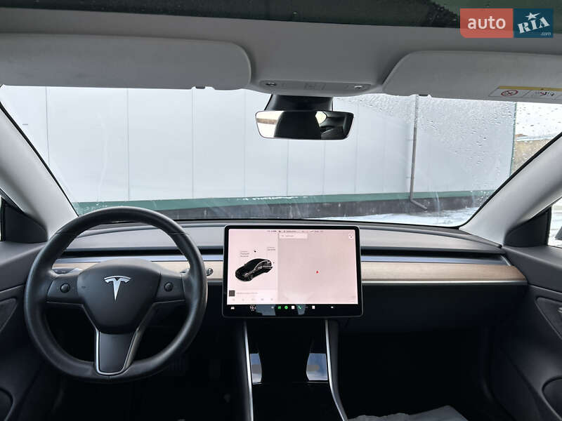 Седан Tesla Model 3 2020 в Виннице