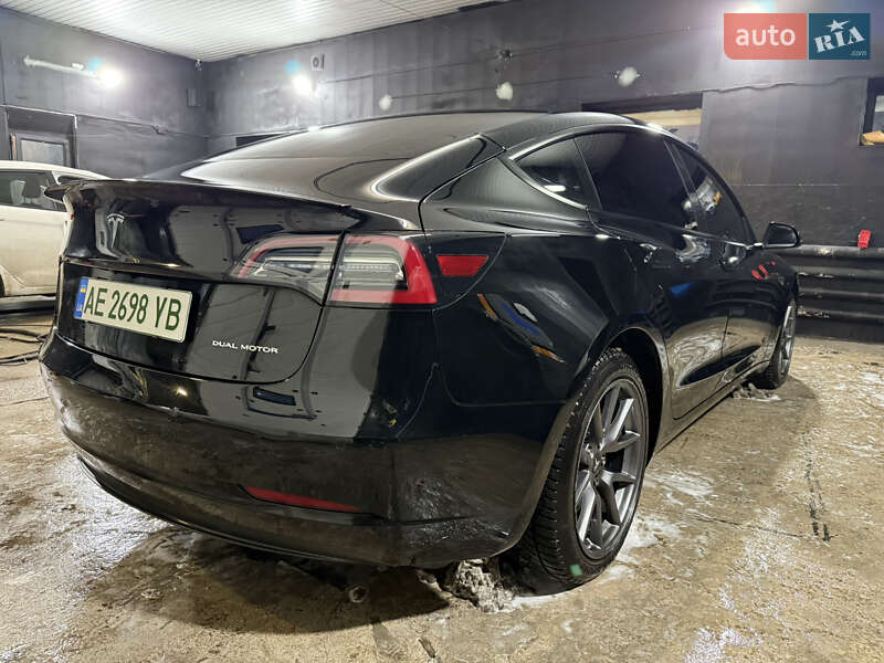 Седан Tesla Model 3 2021 в Каменском
