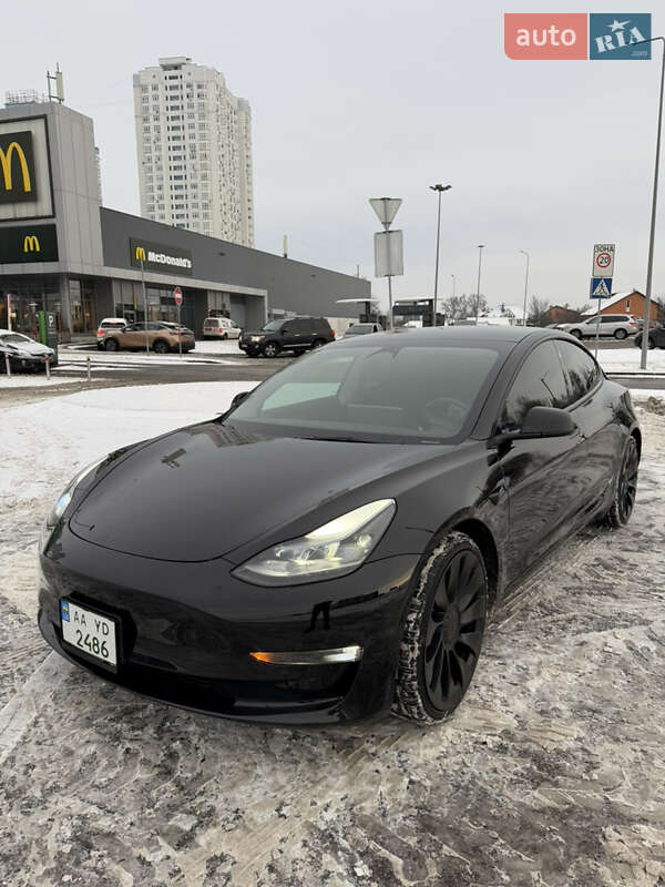 Седан Tesla Model 3 2023 в Киеве