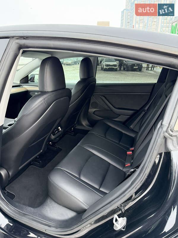 Седан Tesla Model 3 2023 в Киеве