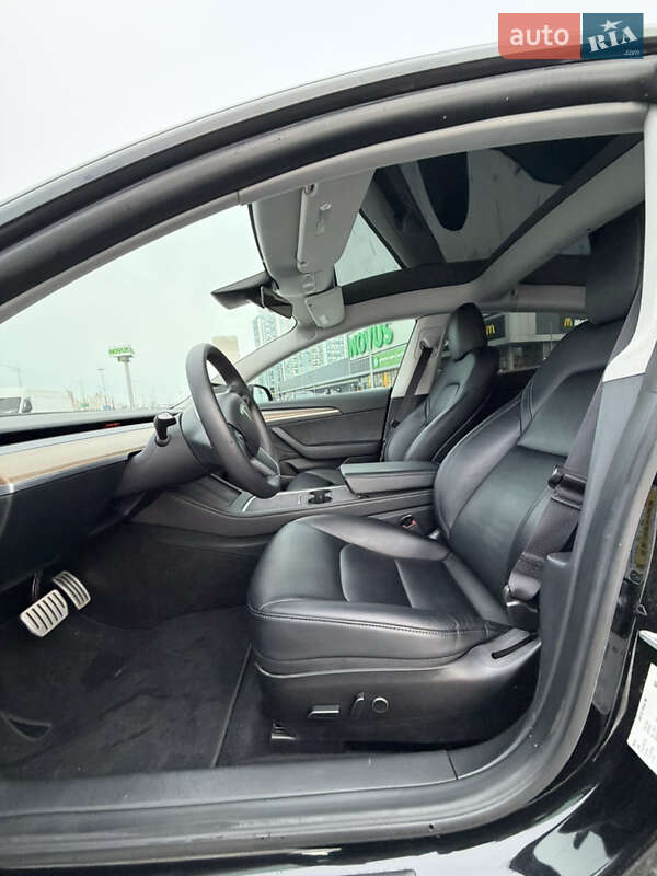Седан Tesla Model 3 2023 в Киеве