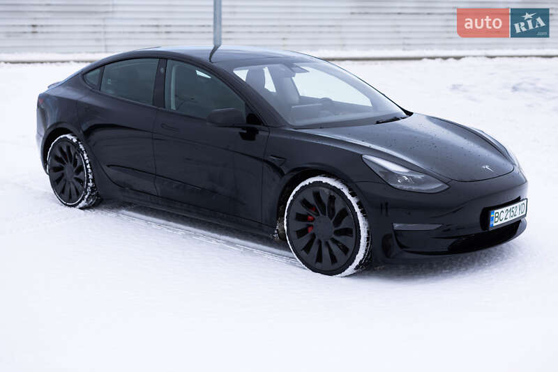 Седан Tesla Model 3 2021 в Львове