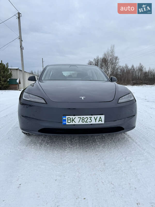 Седан Tesla Model 3 2024 в Костополе