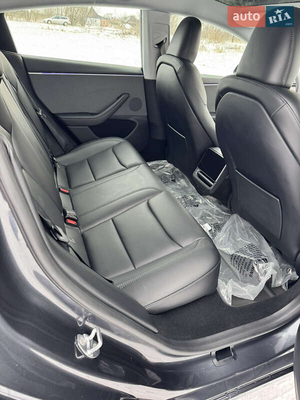 Седан Tesla Model 3 2024 в Костополе